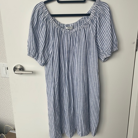 Off the shoulder dress - Picture 1 of 4